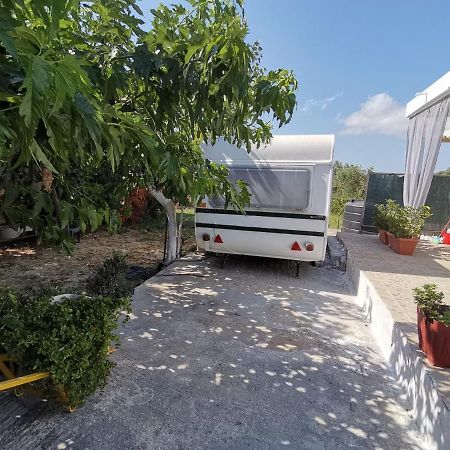 Готель Green Garden Caravan Agrilia Екстер'єр фото