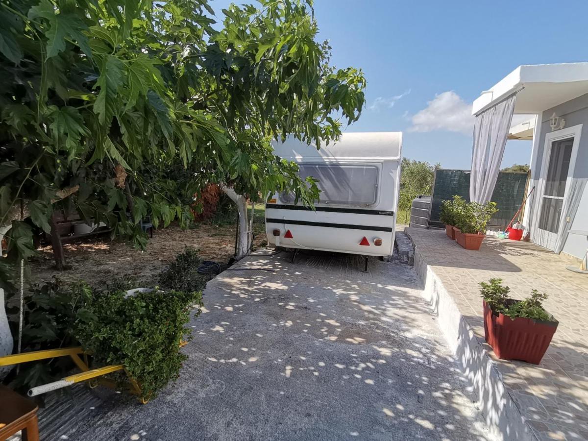Готель Green Garden Caravan Agrilia Екстер'єр фото