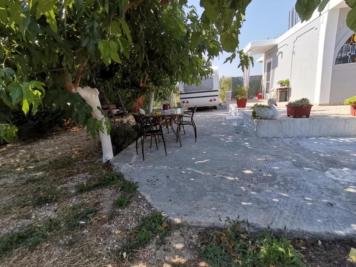 Готель Green Garden Caravan Agrilia Екстер'єр фото